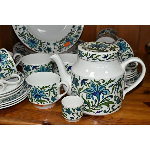 341 - A GROUP OF MIDWINTER 'SPANISH GARDEN' PATTERN TABLEWARE, comprising teapot, seven dinner plates, fiv... 