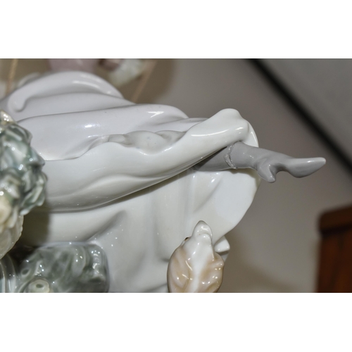 360 - A LLADRO 'SWINGING' SCULPTURE OF A GIRL ON A SWING, model no 1297, sculptor Salvador Debon, issued 1... 