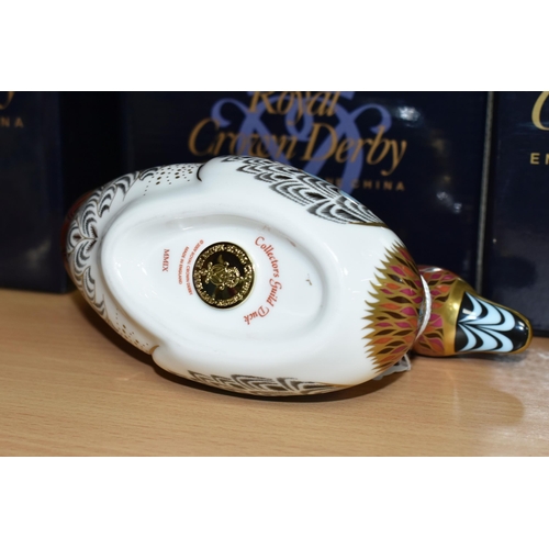 374 - A BOXED ROYAL CROWN DERBY 'COLLECTORS GUILD DUCK' PAPERWEIGHT, with gold stopper, red printed backst... 