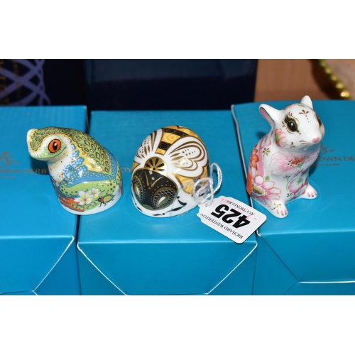 425 - THREE BOXED ROYAL CROWN DERBY PAPERWEIGHTS, comprising 'Dora Mouse' 62642 - 2017, Bumblebee 62453-  ... 