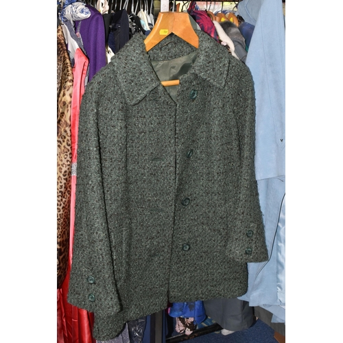 509 - A LARGE QUANTITY OF LADIES' CLOTHING, to include a vintage 100% wool 'Welsh Woollen' skirt suit in b... 