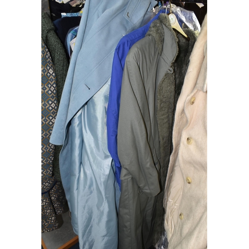 509 - A LARGE QUANTITY OF LADIES' CLOTHING, to include a vintage 100% wool 'Welsh Woollen' skirt suit in b... 