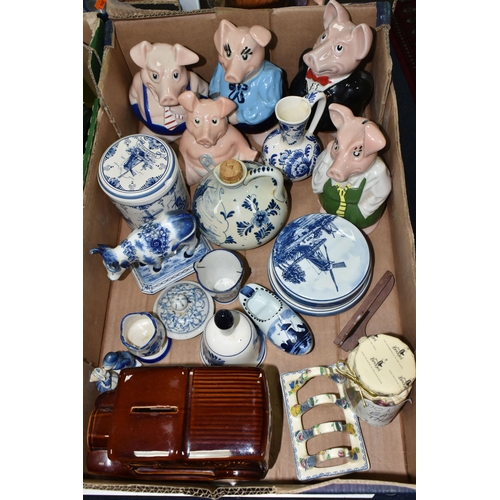 517 - TWO BOXES OF TETLEY TEA NOVELTY CERAMICS, WADE NATWEST PIGGY BANKS, ASSORTED DELFT POTTERY ORNAMENTS... 