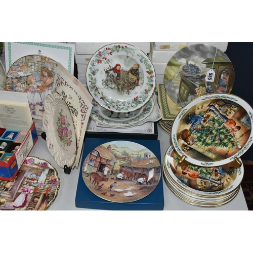 555 - SEVENTY FOUR ROYAL DOULTON, WEDGWOOD, ROYAL WORCESTER AND COALPORT COLLECTORS PLATES, AND THIRTY TWO... 