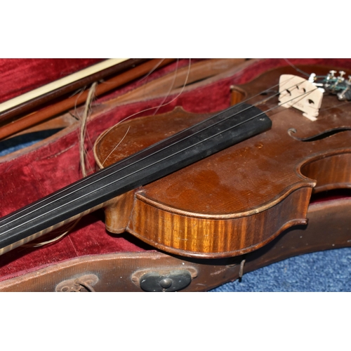 577 - A CASED LATE NINETEENTH CENTURY 3/4 SIZE VIOLIN, bearing label reading 'Lutherie Artistique, T. Baur... 