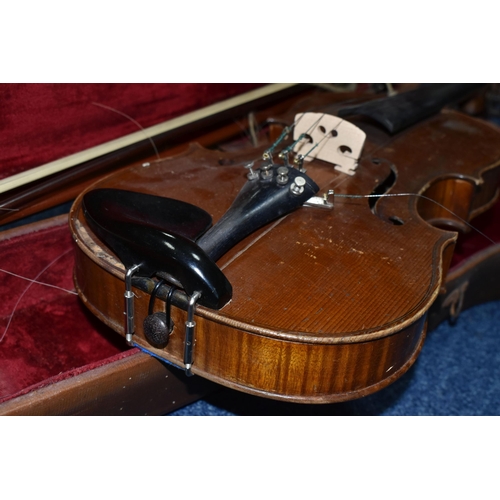 577 - A CASED LATE NINETEENTH CENTURY 3/4 SIZE VIOLIN, bearing label reading 'Lutherie Artistique, T. Baur... 