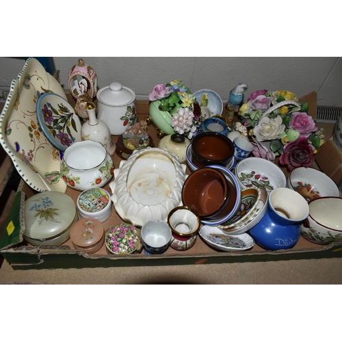 591 - FOUR BOXES OF CERAMIC ORNAMENTS AND ROYAL COMMEMORATIVE WARES ETC, to include two boxed Wedgwood Sil... 