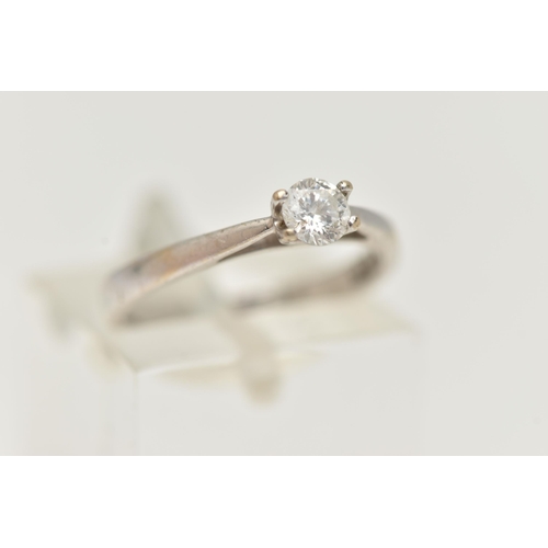 17 - AN 18CT WHITE GOLD DIAMOND SINGLE STONE RING, round brilliant cut diamond, estimated diamond weight ... 