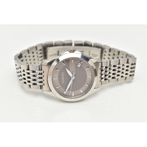 109 - A LADIES 'GUCCI G-TIMELESS' WRISTWATCH, quartz movement, round bronze dial signed 'Gucci', baton mar... 