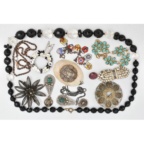 120 - A SMALL ASSORTMENT OF JEWELLERY, to include a faceted bead necklace, a gold plated chain fitted with... 