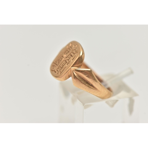 89 - AN 18CT GOLD SIGNET RING, rounded rectangular form with engraved monogram, textured shoulders leadin... 