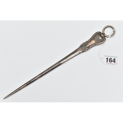 164 - A GEORGIAN SILVER MEAT SKEWER, Kings pattern to the terminal, with large ring, length 28.5cm, hallma... 