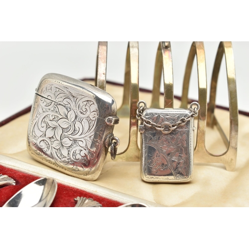 172 - ASSORTED SILVER ITEMS, to include a silver toast rack, hallmarked 'Adie Brothers Ltd' Birmingham, a ... 