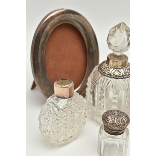 178 - A BOX OF ASSORTED SILVER MOUNTED VANITY JARS AND SCENT BOTTLES, to include a small round glass jar w... 