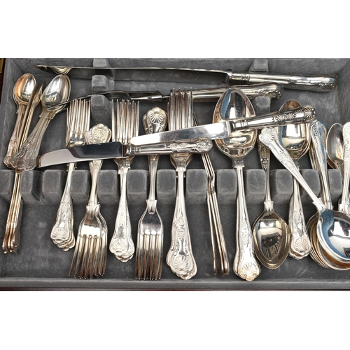 197 - ASSORTED WHITE METAL WARE, to include a wooden canteen, of EPNS Kings pattern cutlery, a smaller woo... 