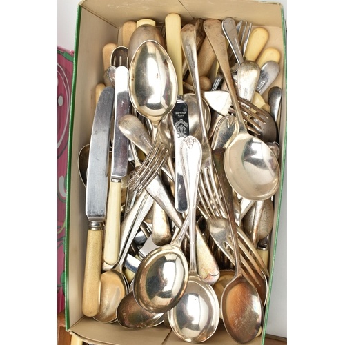 197 - ASSORTED WHITE METAL WARE, to include a wooden canteen, of EPNS Kings pattern cutlery, a smaller woo... 