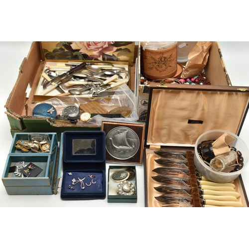 198 - A BOX OF ASSORTED ITEMS, to include three Stratton compacts, a Vogue compact, an Elgin open face poc... 