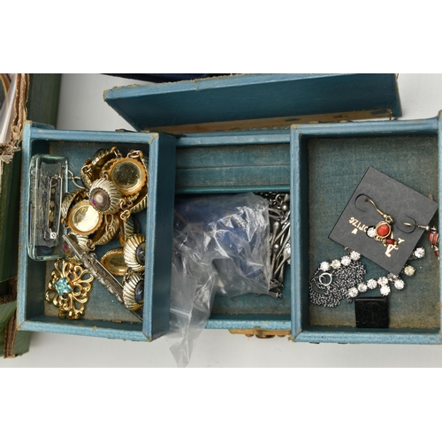 198 - A BOX OF ASSORTED ITEMS, to include three Stratton compacts, a Vogue compact, an Elgin open face poc... 