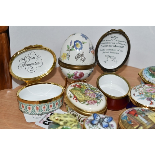 365 - A COLLECTION OF HALCYON DAYS AND SIMILAR TRINKET BOXES AND OTHER ENAMEL WARE, eleven pieces to inclu... 