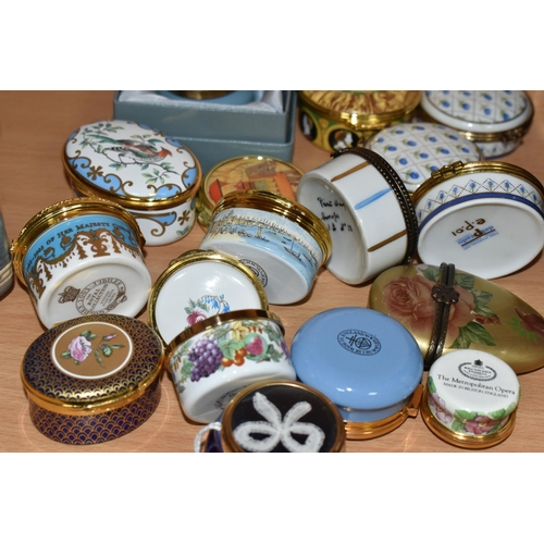 367 - A COLLECTION OF ENAMEL AND PORCELAIN TRINKET BOXES, sixteen pieces to include Limoges, Crummles & Co... 