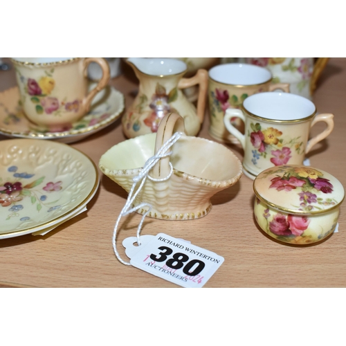 380 - A GROUP OF EARLY WORCESTER MINIATURE IVORY BLUSH PORCELAIN, comprising a flower basket, pin dish G10... 