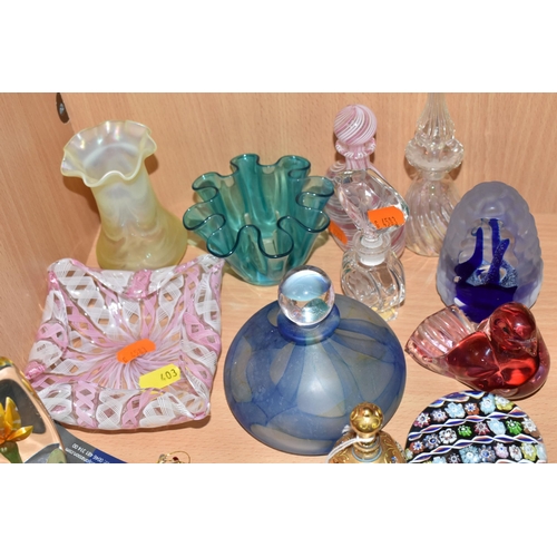 403 - A GROUP OF COLOURED GLASS, comprising a Swedish Mats Jonasson 'Tiger Lilly' paperweight, a limited e... 