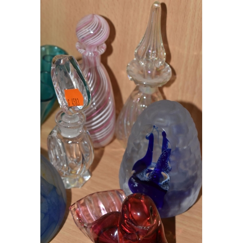 403 - A GROUP OF COLOURED GLASS, comprising a Swedish Mats Jonasson 'Tiger Lilly' paperweight, a limited e... 