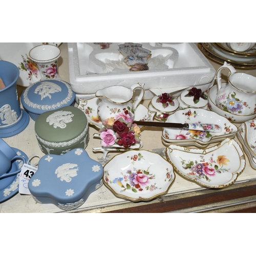 430 - ROYAL CROWN DERBY AND WEDGWOOD JASPER WARES ETC, to include fourteen 'Derby Posies' trinket dishes a... 