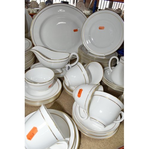 450 - LARGE QUANTITY OF ROYAL WORCESTER CONTESSA DESIGN DINNERWARE, circa 1982, including twelve dinner pl... 