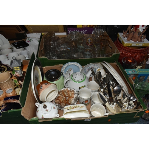 462 - FOUR BOXES AND LOOSE CERAMICS AND GLASSWARE, including a two person boxed Argyle tea set, Lord Nelso... 