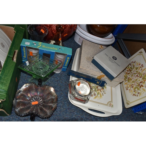 462 - FOUR BOXES AND LOOSE CERAMICS AND GLASSWARE, including a two person boxed Argyle tea set, Lord Nelso... 