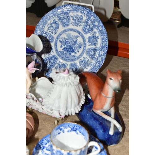 511 - A SMALL GROUP OF 19TH AND EARLY 20TH CENTURY CERAMICS, including a Spode blue and white filigree pat... 