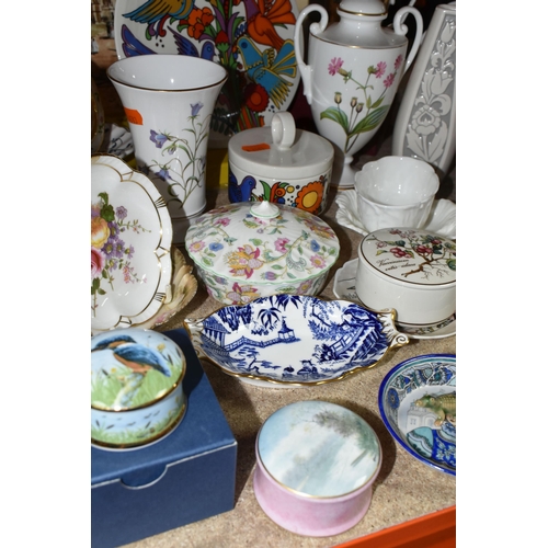 531 - A GROUP OF CERAMICS, to include a small Peggie Foy dragon figure, a Minton Meadow Smooth covered vas... 