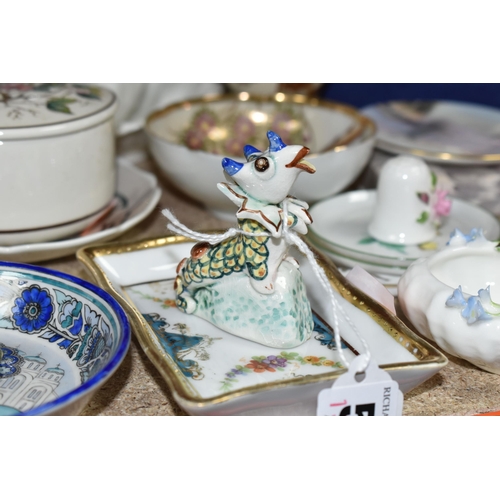 531 - A GROUP OF CERAMICS, to include a small Peggie Foy dragon figure, a Minton Meadow Smooth covered vas... 