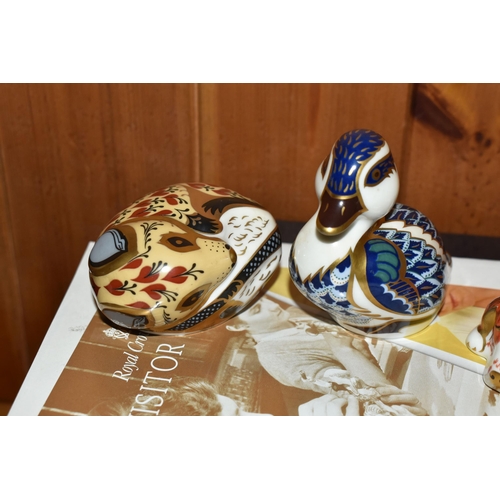 562 - FIVE ROYAL CROWN DERBY PAPERWEIGHTS, comprising two boxed Royal Crown Derby Collectors Guild paperwe... 