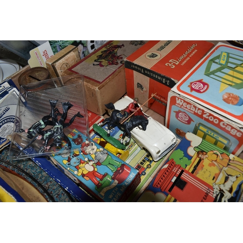 574 - A QUANTITY OF ASSORTED VINTAGE TOYS AND GAMES, to include boxed Mettoy tinplate clockwork Miniature ... 