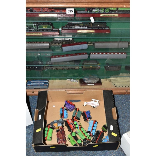 595 - A WALL MOUNTED WOODEN GLASS FRONTED SHELVING UNIT CONTAINING MODEL RAILWAY ITEMS, to include unboxed... 