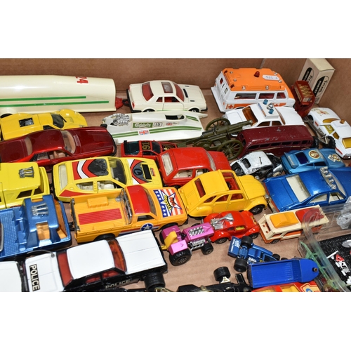 607 - A QUANTITY OF UNBOXED AND ASSORTED PLAYWORN DIECAST VEHICLES, Dinky, Corgi, Matchbox (including earl... 