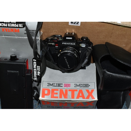 622 - VINTAGE PENTAX AND OTHER PHOTOGRAPHIC EQUIPMENT ETC, to include a Pentax Program A 35mm SLR Camera w... 