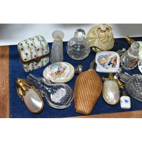 636 - A COLLECTION OF FOURTEEN GLASS, CERAMIC AND MOTHER OF PEARL SCENT FLASKS AND A MODERN LIMOGES BOX CO... 