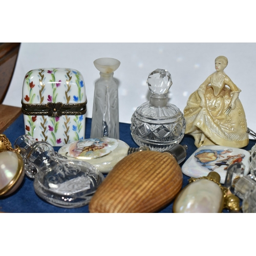 636 - A COLLECTION OF FOURTEEN GLASS, CERAMIC AND MOTHER OF PEARL SCENT FLASKS AND A MODERN LIMOGES BOX CO... 