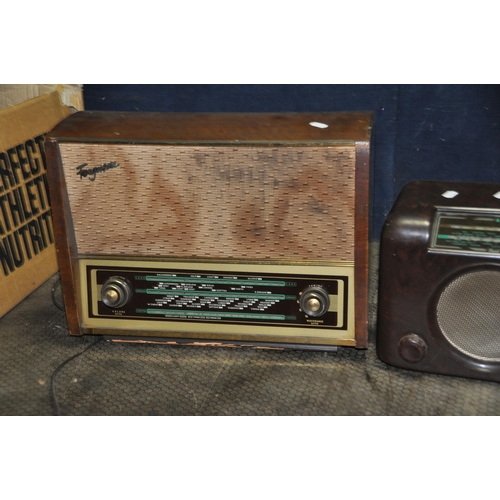 1053 - A TRAY CONTAINING THREE VINTAGE RADIOS including an Ekco Model Y319 valve radio with brown Bakelite ... 