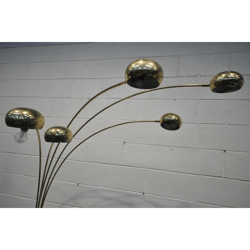 1239 - A GUZZINI STYLE GILT METAL ARC LAMP, with five lights, on a marble base (condition report: rewiring ... 