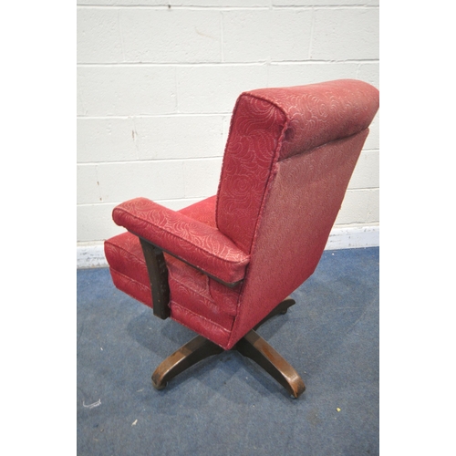 1337 - A 1940'S OAK SWIVEL CHAIR, on casters (condition report: worn fabric)