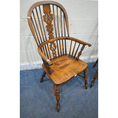 1343 - A PAIR OF GOOD QUALITY REPRODUCTION ELM SPLAT BACK WINDSOR ARMCHAIRS, with spindle supports, raised ... 