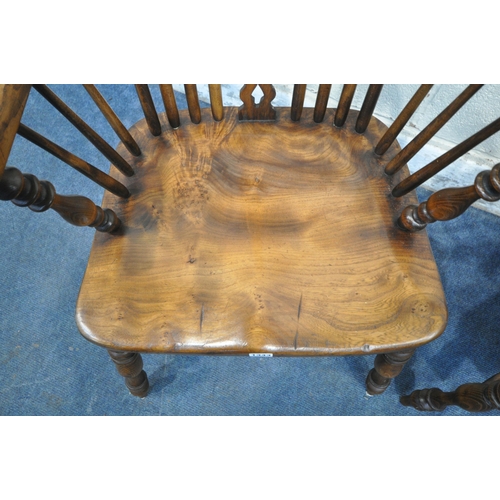 1343 - A PAIR OF GOOD QUALITY REPRODUCTION ELM SPLAT BACK WINDSOR ARMCHAIRS, with spindle supports, raised ... 