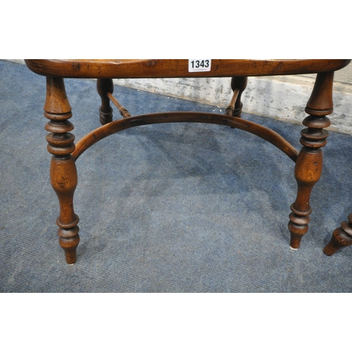 1343 - A PAIR OF GOOD QUALITY REPRODUCTION ELM SPLAT BACK WINDSOR ARMCHAIRS, with spindle supports, raised ... 