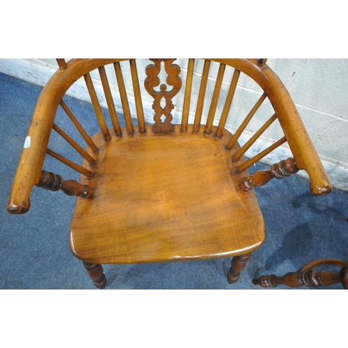 1344 - A PAIR OF GOOD QUALITY REPRODUCTION ELM SPLAT BACK WINDSOR ARMCHAIRS, with spindle supports, raised ... 