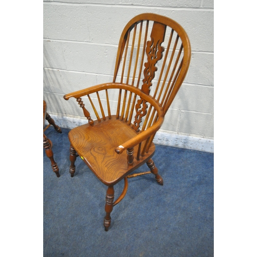 1346 - A PAIR OF GOOD QUALITY REPRODUCTION ELM SPLAT BACK WINDSOR ARMCHAIRS, with spindle supports, raised ... 