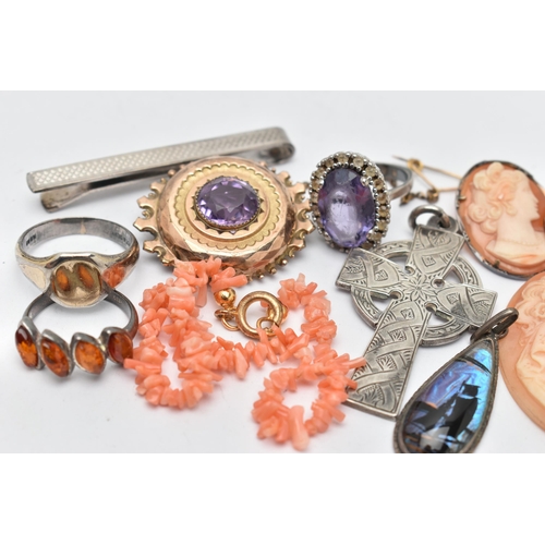 136 - A SELECTION OF JEWELLERY, to include a late Victorian amethyst brooch, a butterfly wing pendant, fou... 